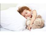 na zdrowy sen dla dziecka poduszka spocona główka